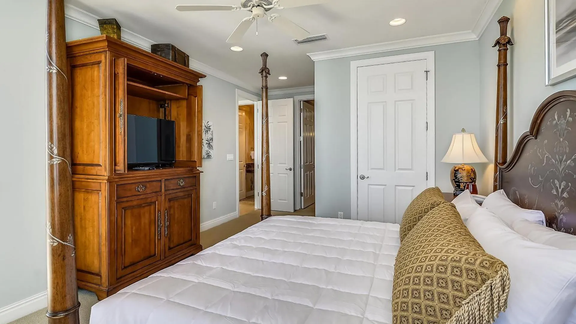 Silver Beach 1905E- By Holiday Isle Properties Destin