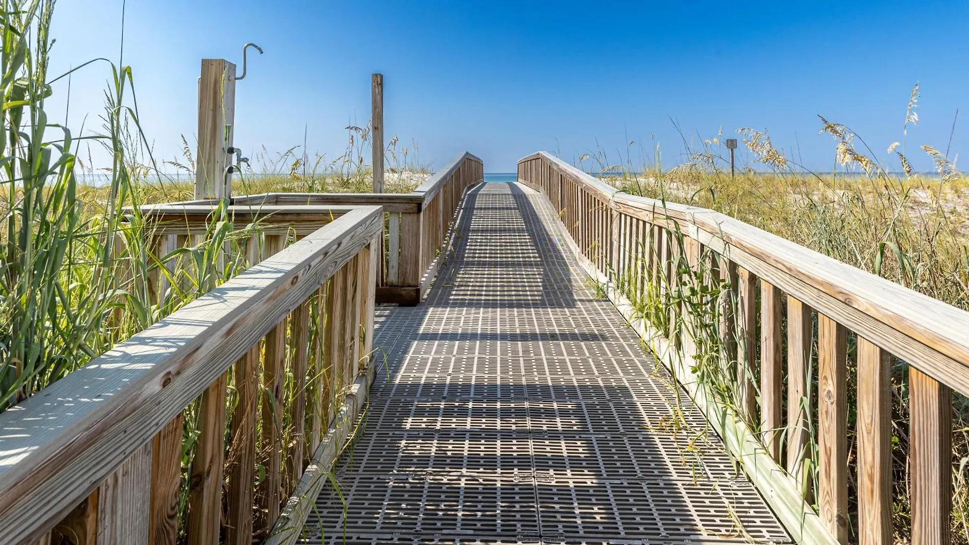 Silver Beach 1905E- By Holiday Isle Properties Destin Apartment
