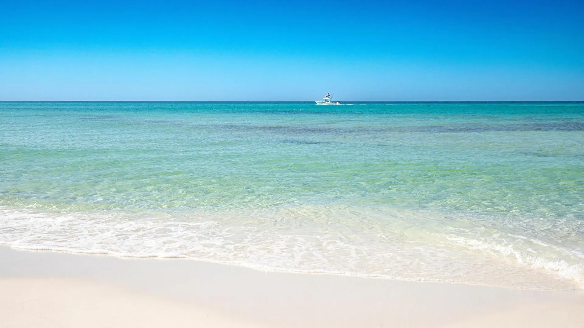 Silver Beach 1905E- By Holiday Isle Properties Destin Apartment
