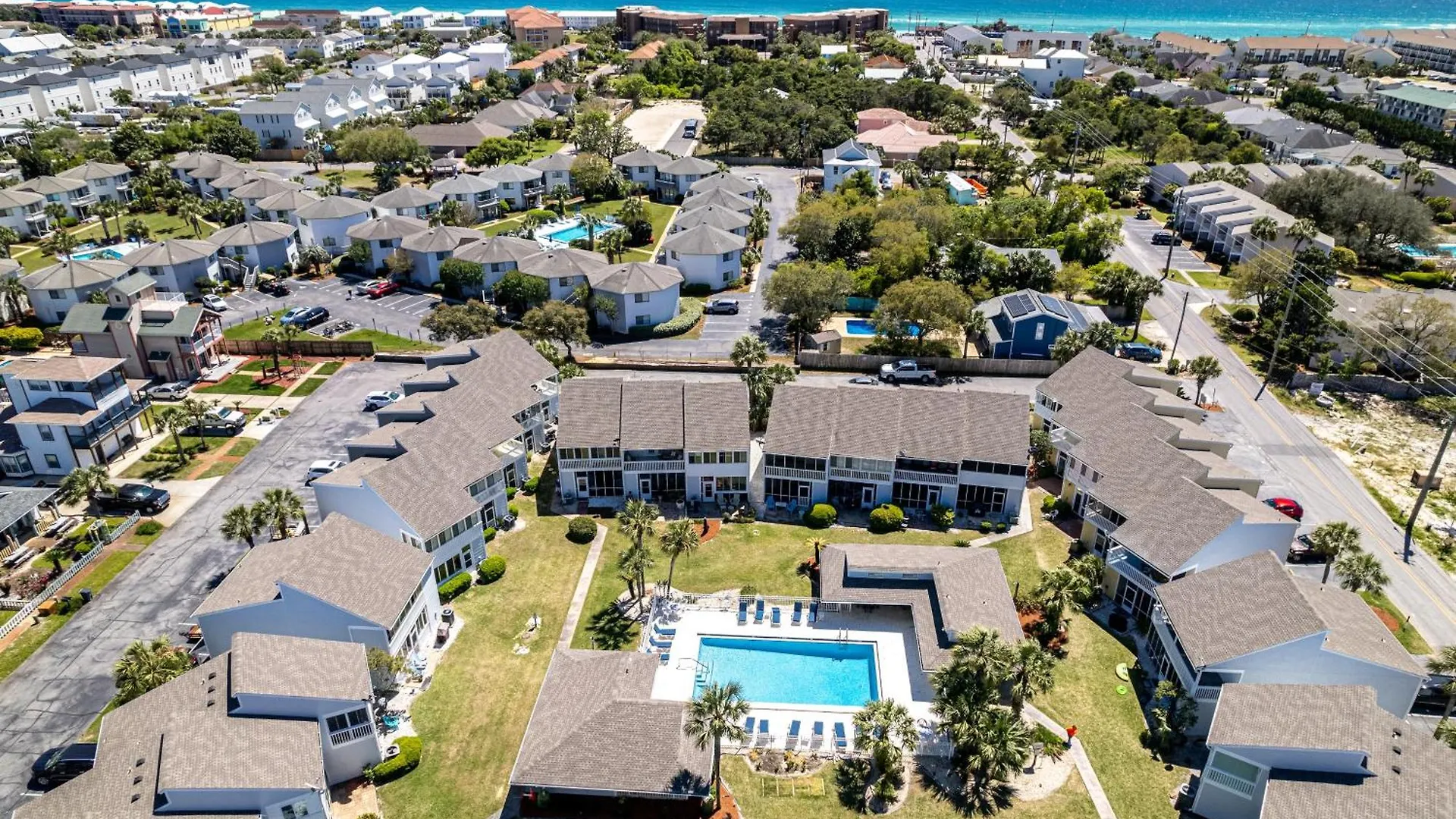 Silver Beach 1905E- By Holiday Isle Properties Destin Apartment
